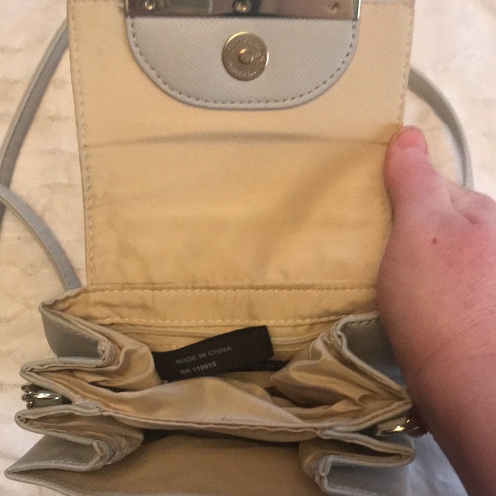 Tahari light gray crossbody bag - Picture 4 of 5